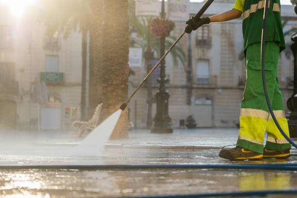 Best Deck Pressure Washing  in Saks, AL
